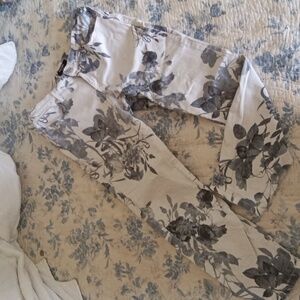 NINE WEST FLORAL SKINNY ANKLE JEANS